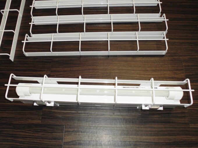LED照明器具用ガード