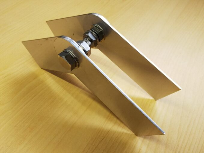 特注ラック用自在金物
