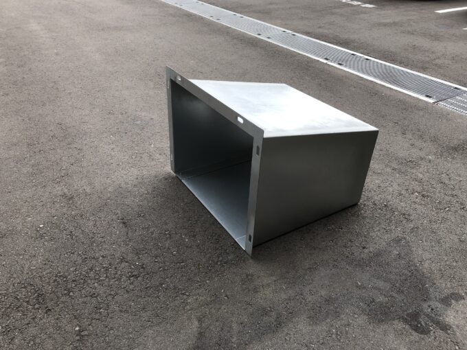 ケーブル保護ダクト