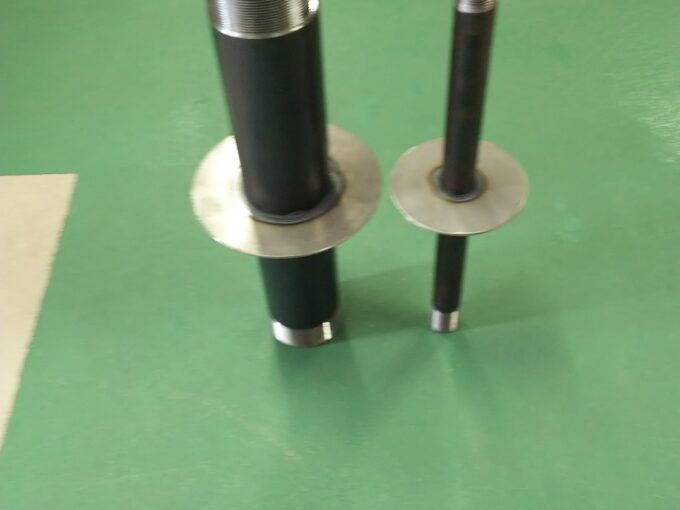 ケーブル貫通用フランジ付きスリーブ