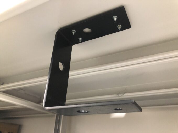 レーザー下げ振り用コ型金具