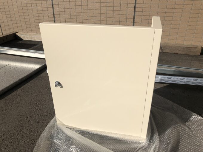裏蝶番ケーブルカバー