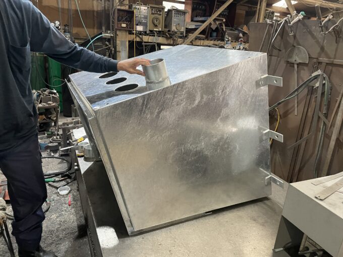 ドブ変形プルボックス