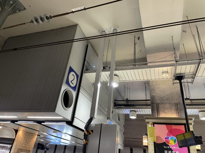 配線用角パイプポール