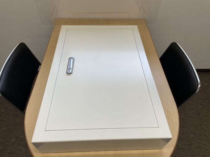 内蝶番平落としプルボックス