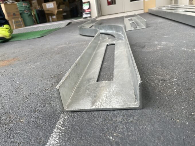 トラフ橋