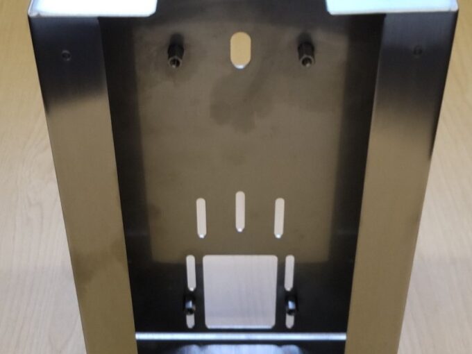 顔認証機 取付カバー