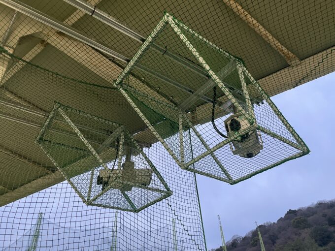 ゴルフ場 カメラ保護防球ガード