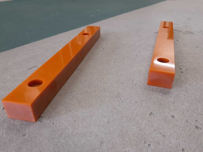 ベーク板絶縁クリート