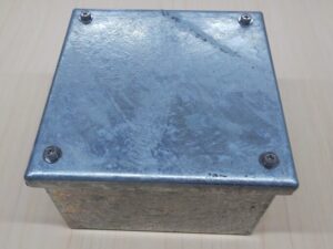 国土交通省仕様のプルボックス、金属ダクト、ケーブルラック|電設資材・金物製作.com