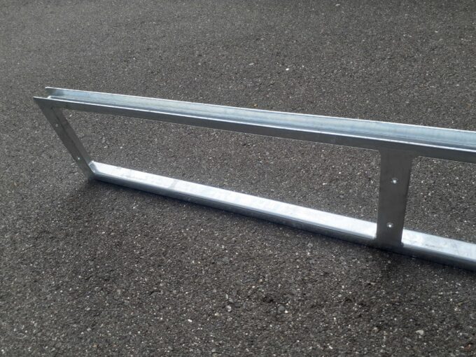 ケーブル支持架台