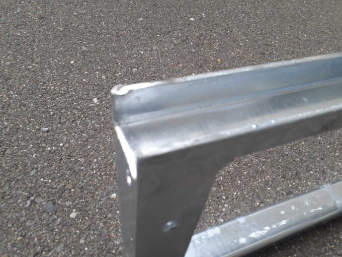 ケーブル支持架台